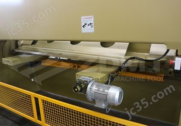 back gauge.jpg